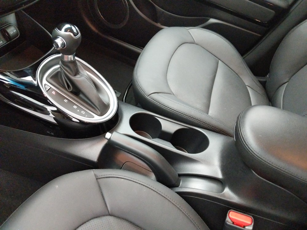 2016 Kia Soul - Center Console/Cup Holders