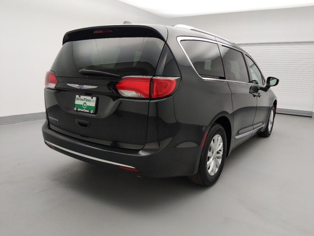 2018 Chrysler Pacifica - Passenger Rear Bumper