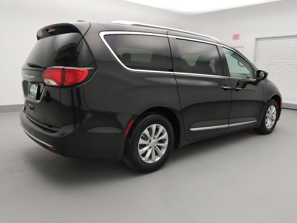 2018 Chrysler Pacifica - Passenger Rear Side