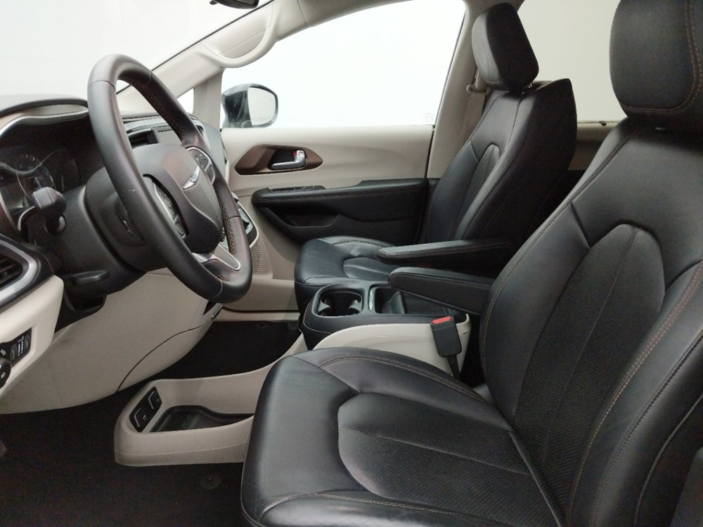 2018 Chrysler Pacifica - Driver Front Seat