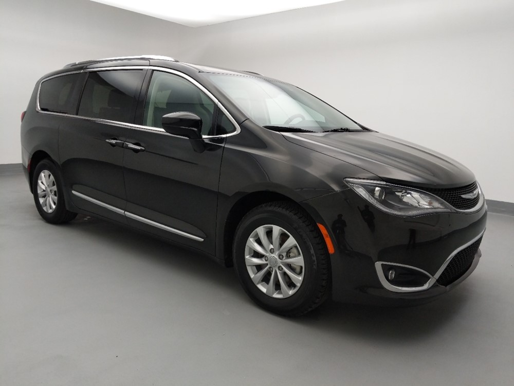 2018 Chrysler Pacifica - Passenger Front Side