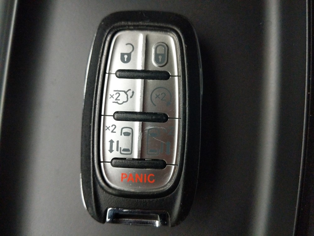 2018 Chrysler Pacifica - Keys