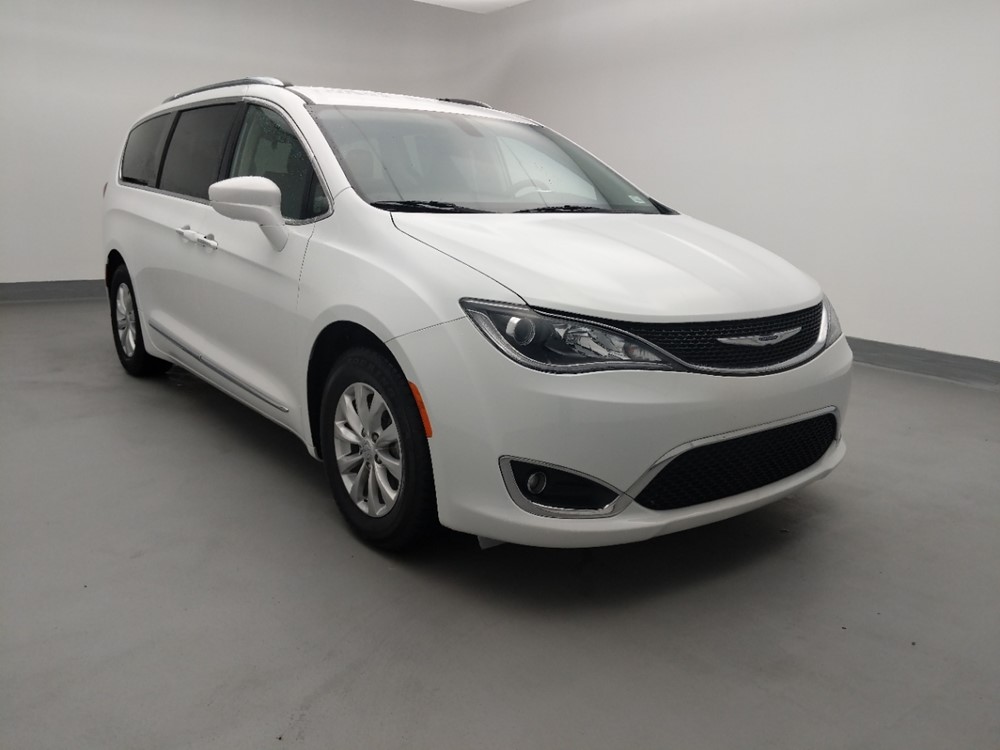 2018 Chrysler Pacifica - Passenger Front Bumper
