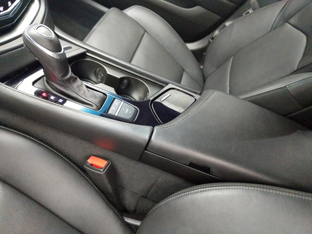 2016 Cadillac CTS - Center Console/Cup Holders