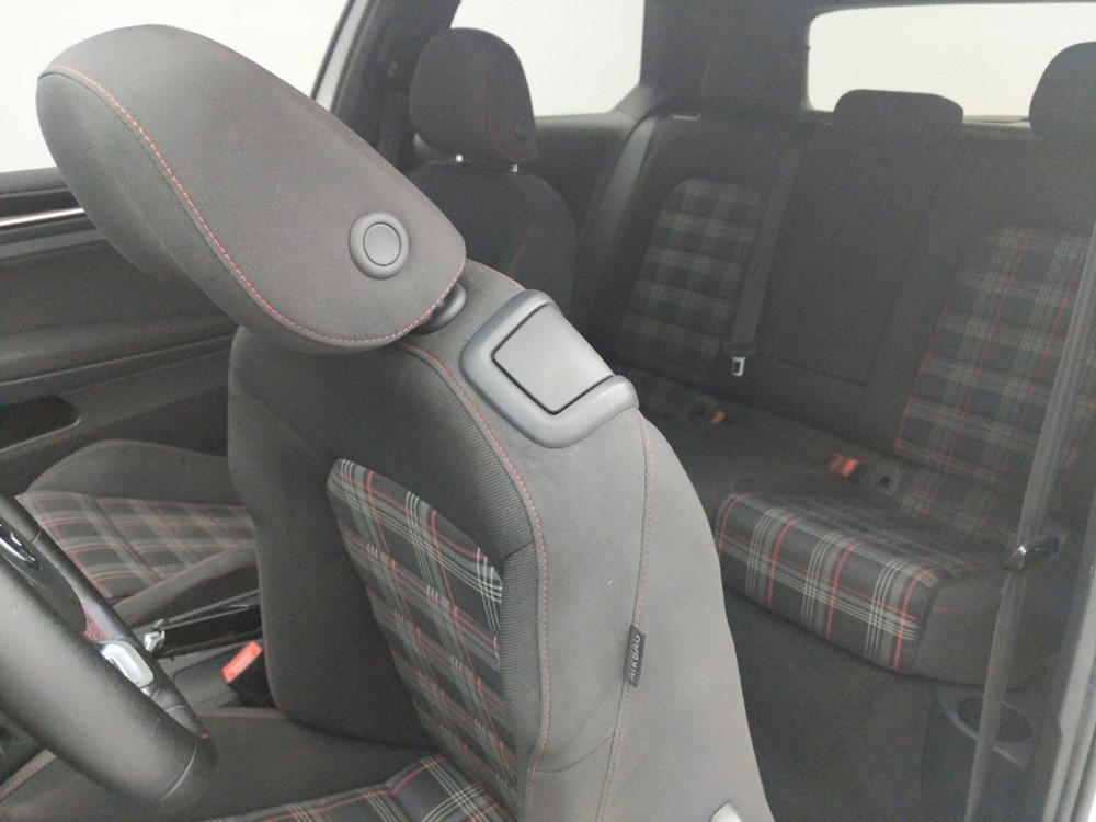 2015 Volkswagen Golf - Driver Rear Seat