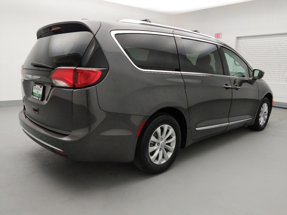 2018 Chrysler Pacifica - Passenger Rear Side