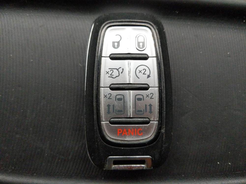 2018 Chrysler Pacifica - Keys