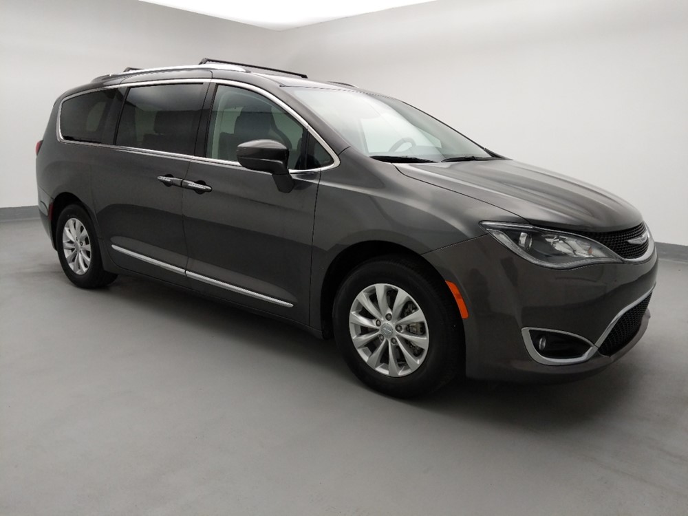 2018 Chrysler Pacifica - Passenger Front Side