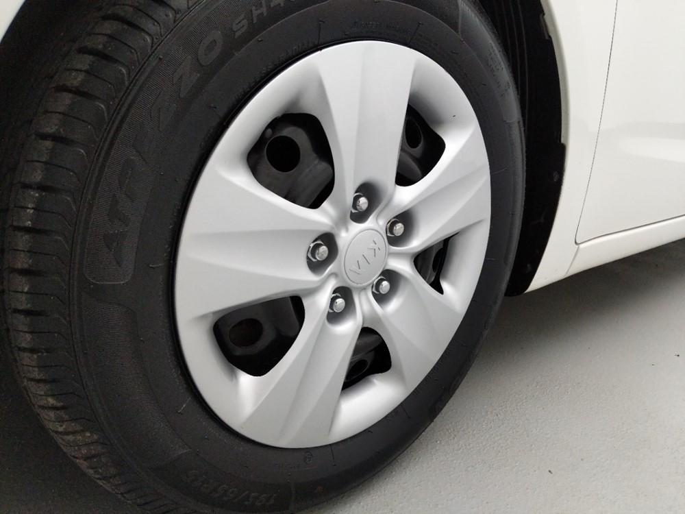 2016 Kia Forte - Wheel