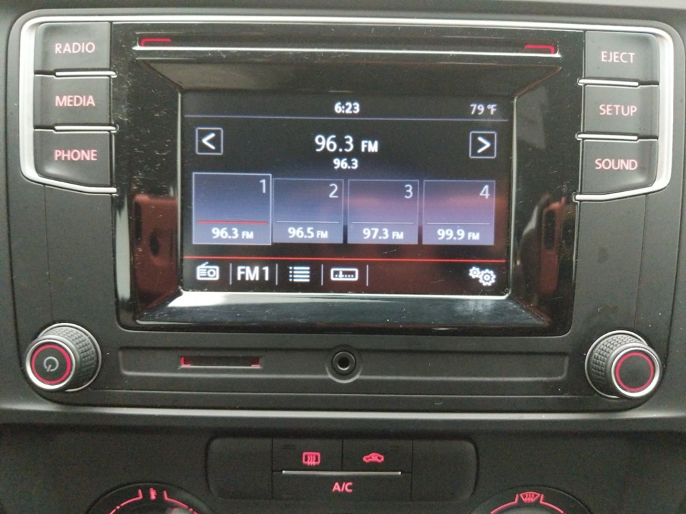 2018 Volkswagen Jetta - Stereo Package