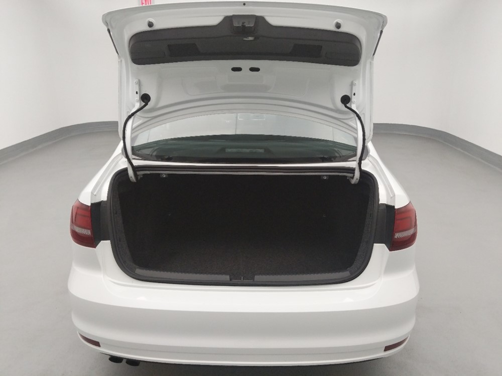 2018 Volkswagen Jetta - Trunk