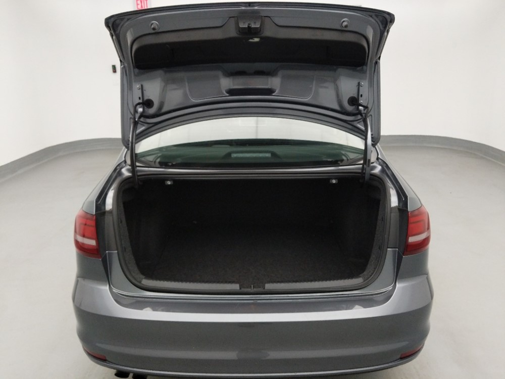 2018 Volkswagen Jetta - Trunk
