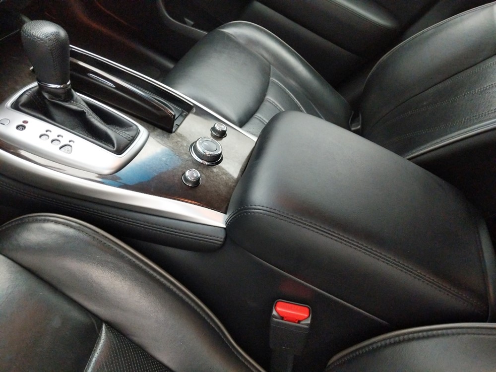 2015 INFINITI QX60 - Center Console/Cup Holders