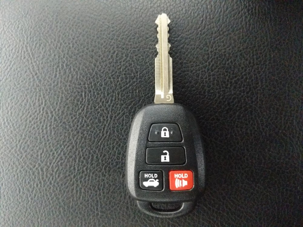 2014 Toyota Camry - Keys