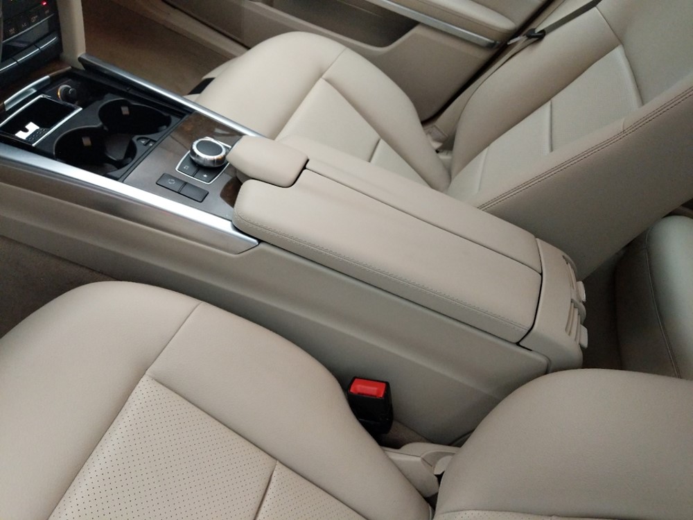 2016 Mercedes-Benz E350 - Center Console/Cup Holders