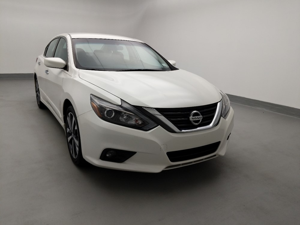 2016 Nissan Altima - Passenger Front Hood