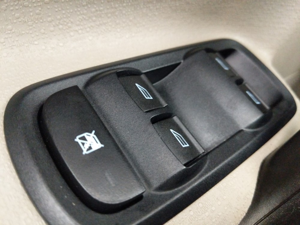 2018 Ford Fiesta - Driver Power Windows/Lock Control