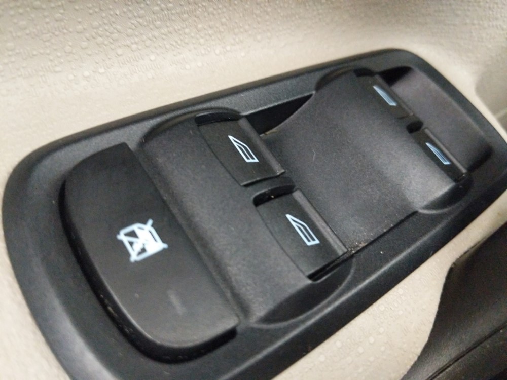 2018 Ford Fiesta - Driver Power Windows/Lock Control