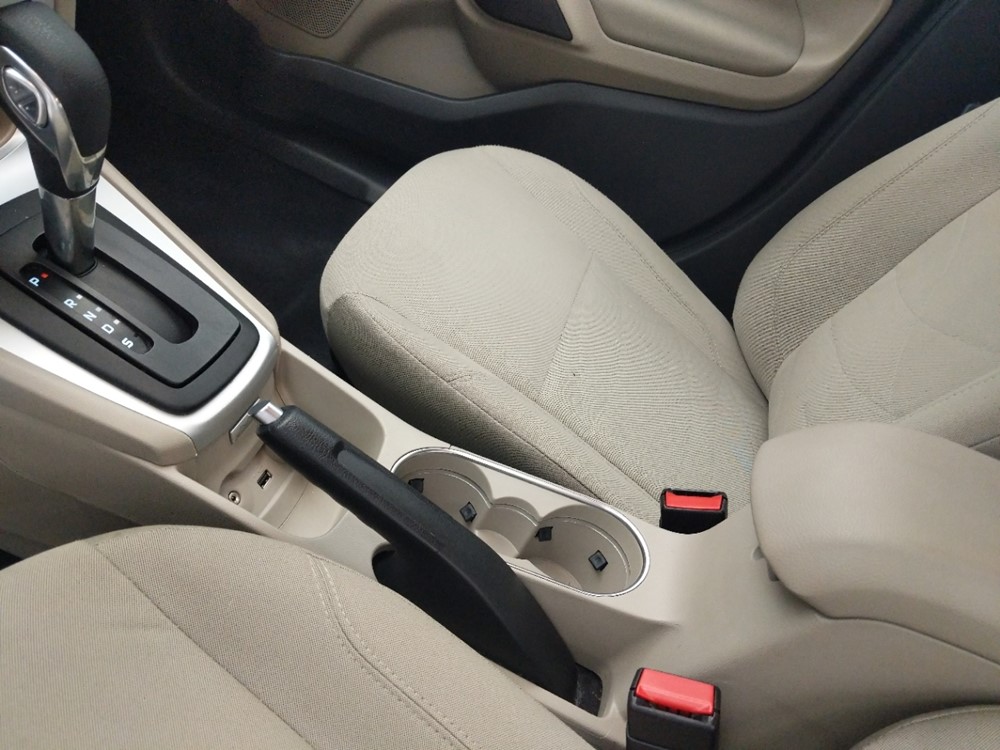 2018 Ford Fiesta - Center Console/Cup Holders