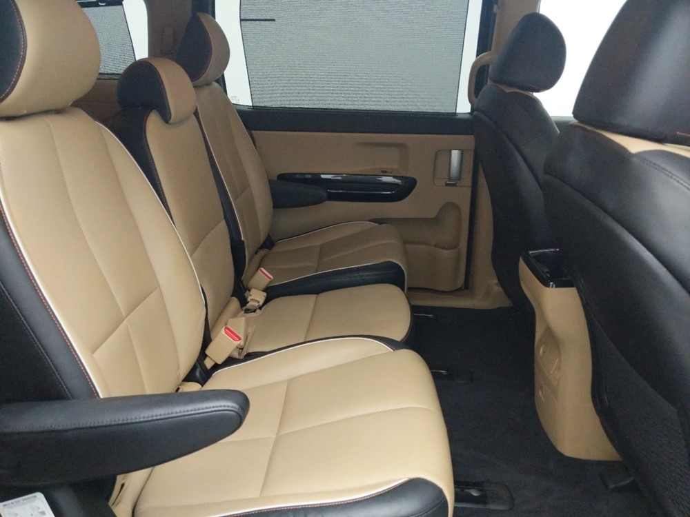 2016 Kia Sedona - Passenger Rear Seat