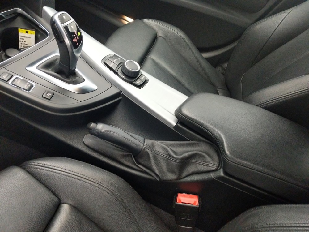 2016 BMW 328i - Center Console/Cup Holders