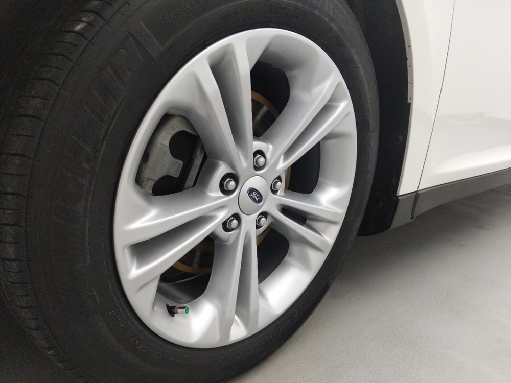 2016 Ford Taurus - Wheel