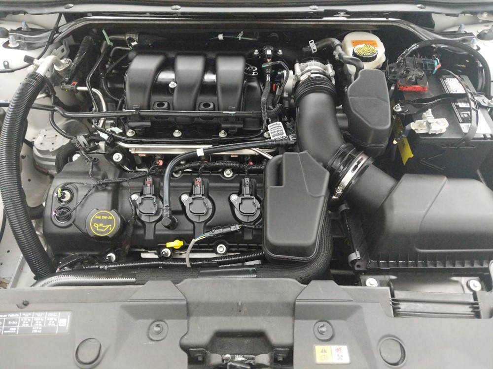 2016 Ford Taurus - Engine