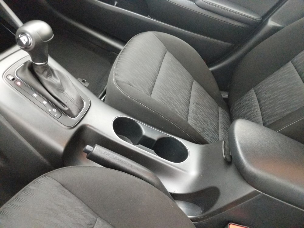 2016 Kia Forte - Center Console/Cup Holders