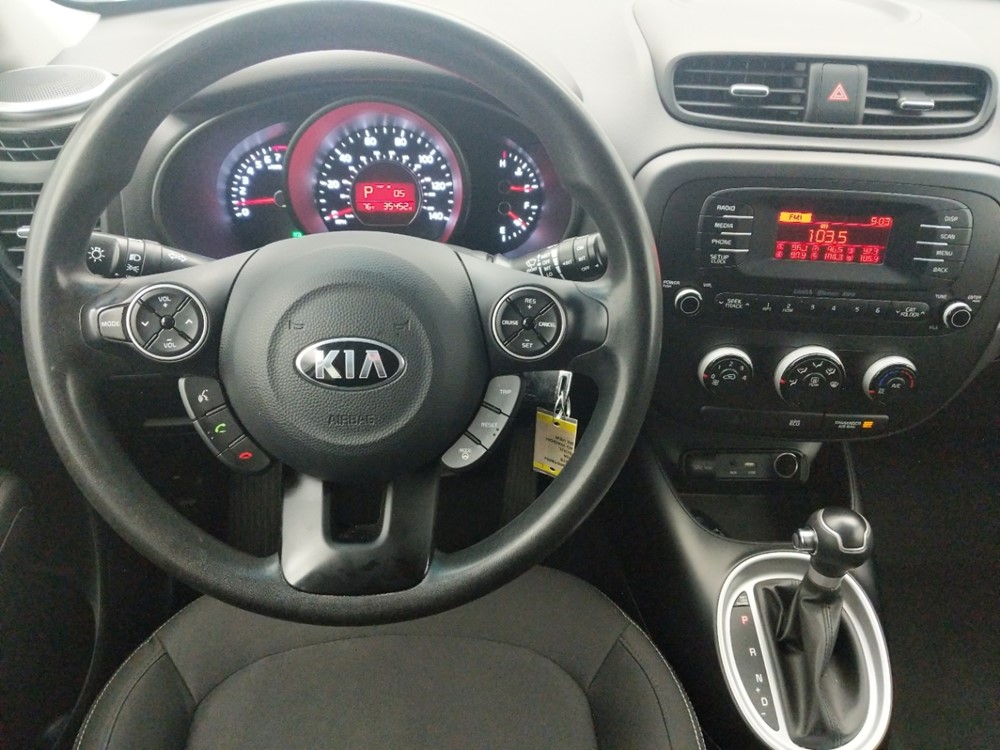 2016 Kia Soul - Driver Dash