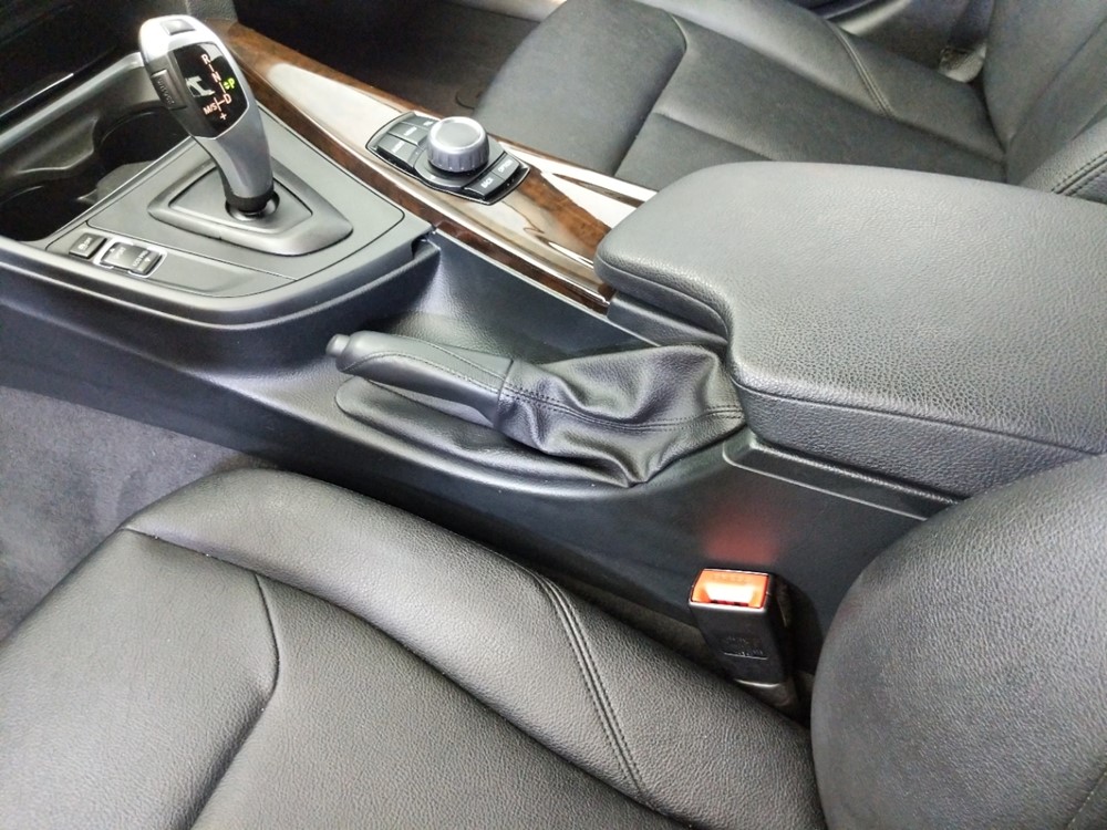 2015 BMW 328i - Center Console/Cup Holders