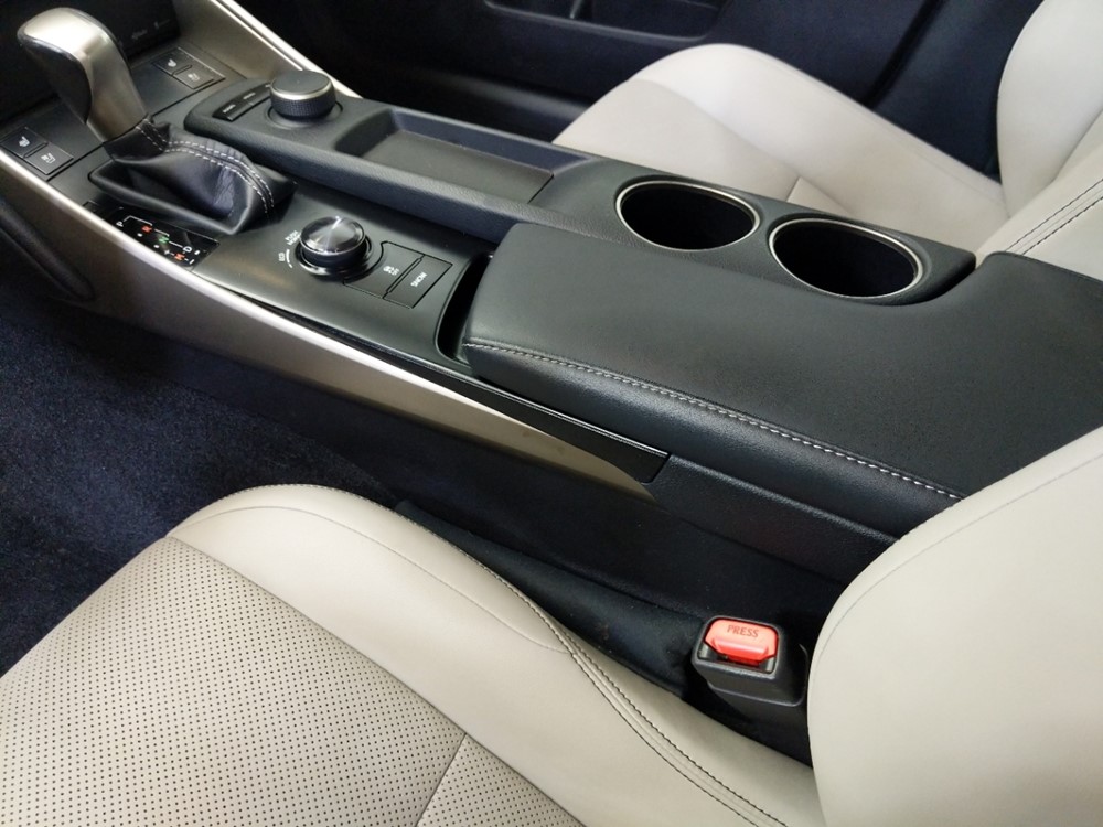 2014 Lexus IS 250 - Center Console/Cup Holders