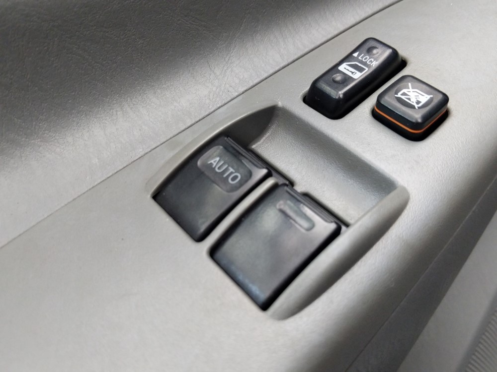 2010 Toyota Tacoma - Driver Power Windows/Lock Control