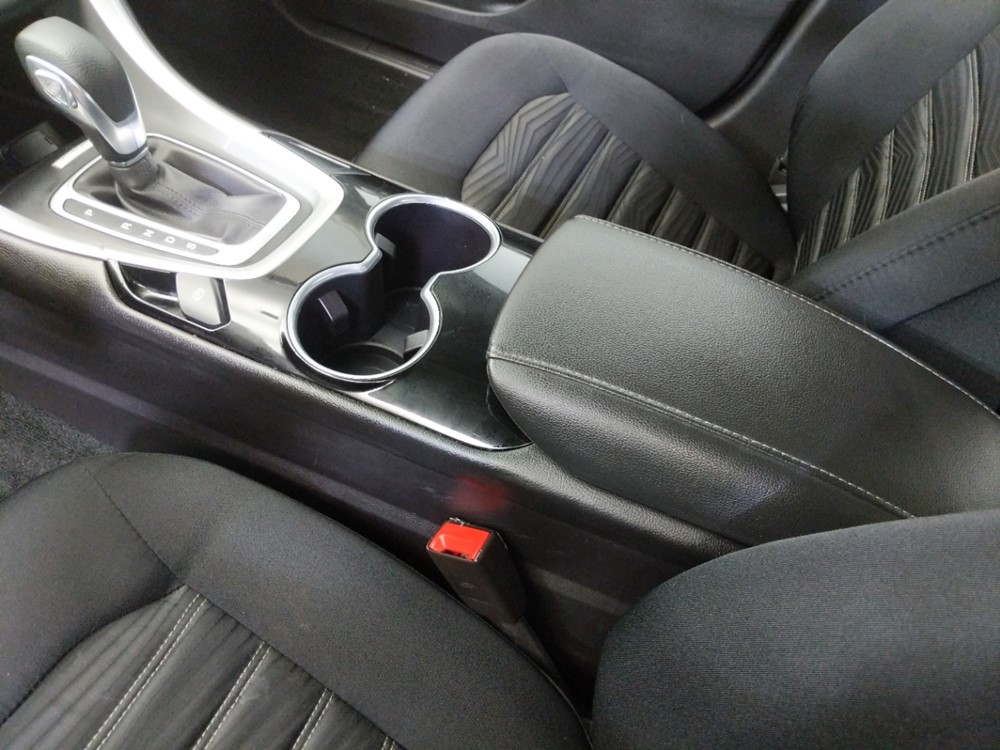2016 Ford Fusion - Center Console/Cup Holders