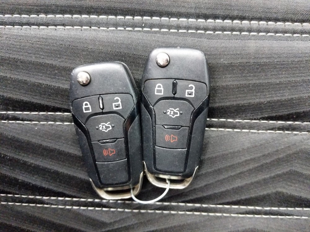 2016 Ford Fusion - Keys