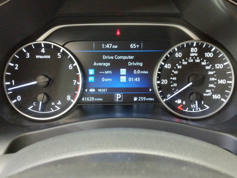 2017 Nissan Murano - Odometer Close Up