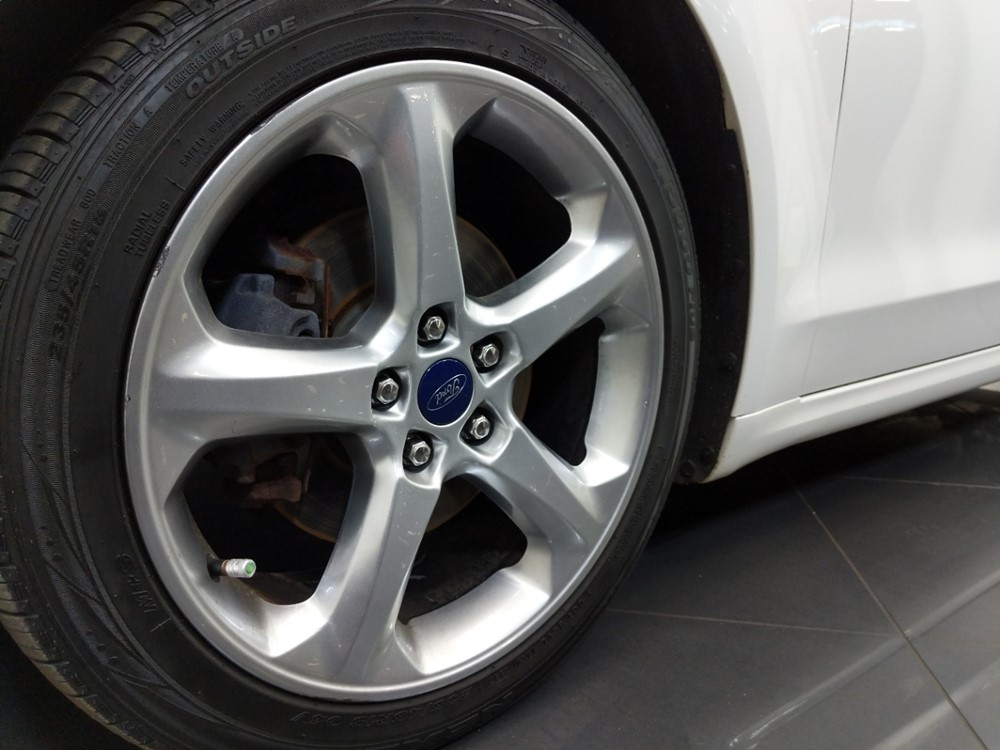 2016 Ford Fusion - Wheel