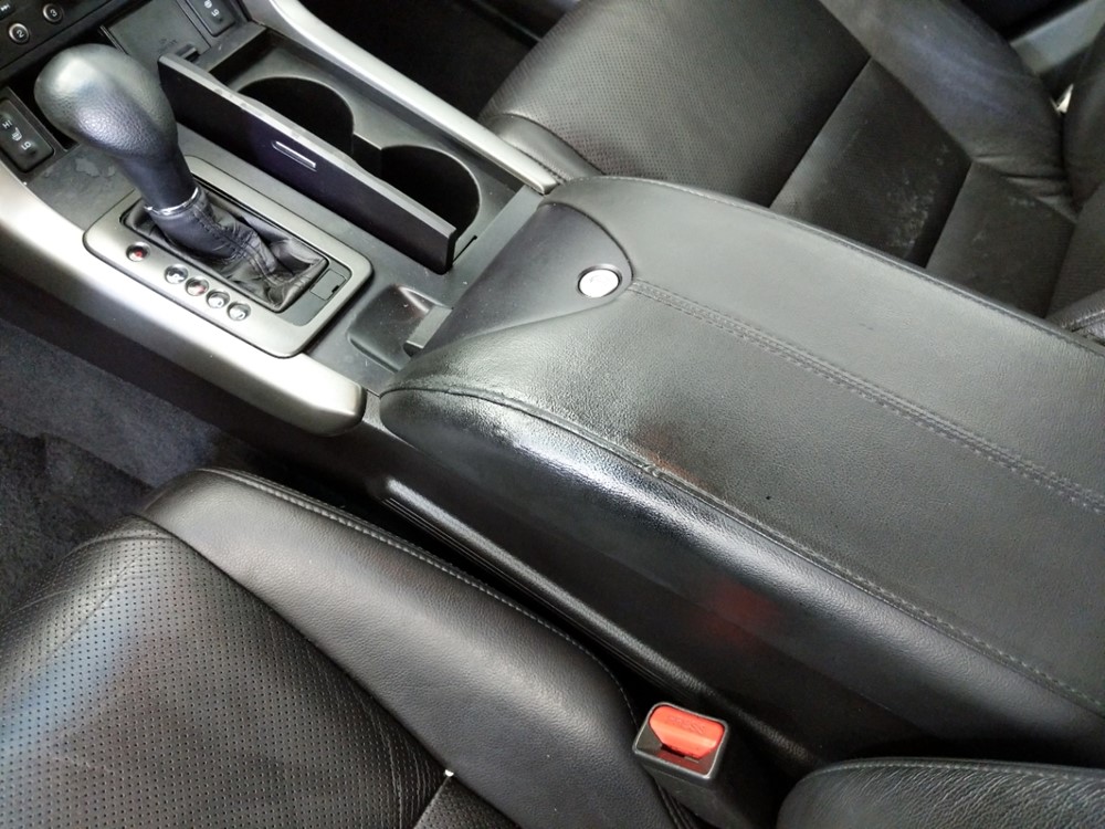 2011 Acura RDX - Center Console/Cup Holders