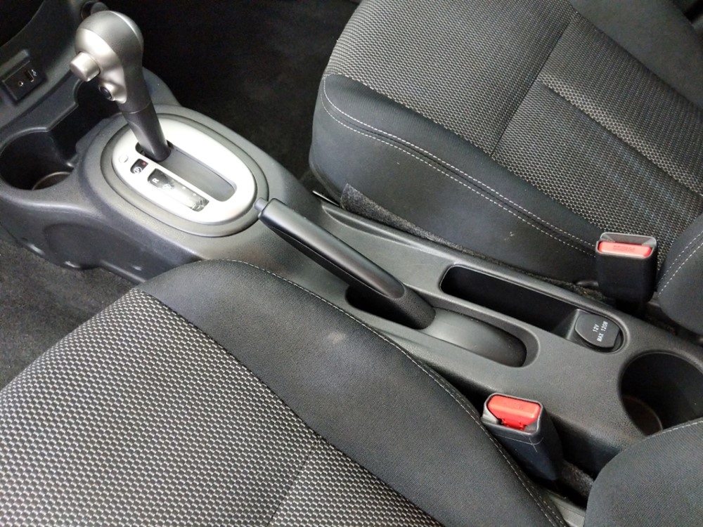 2017 Nissan Versa - Center Console/Cup Holders