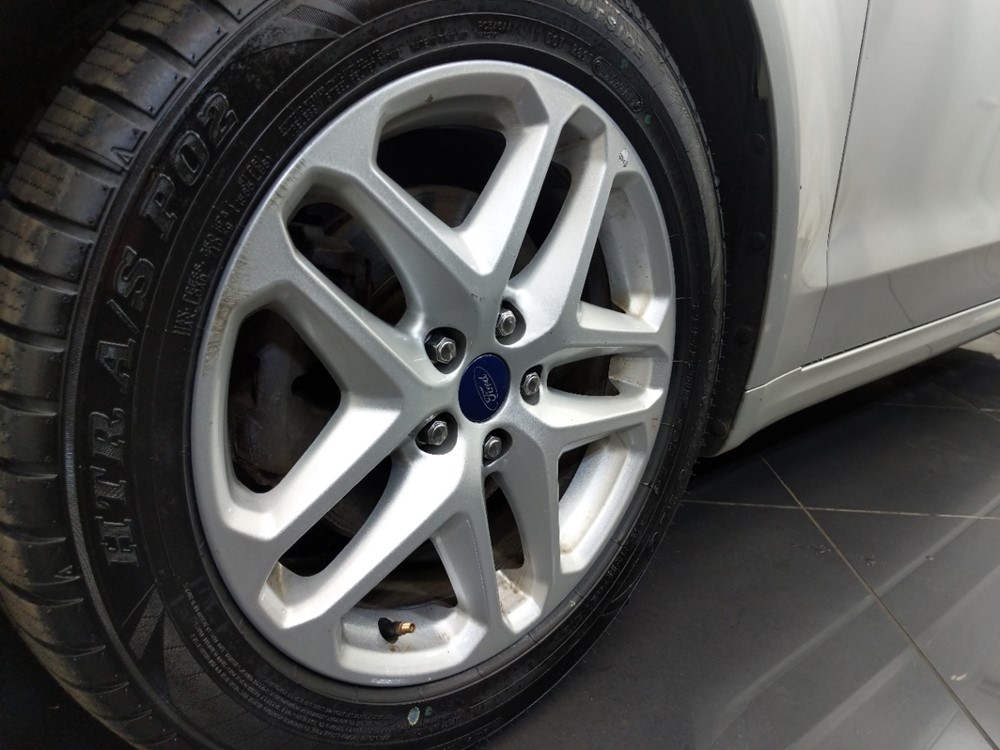2014 Ford Fusion - Wheel