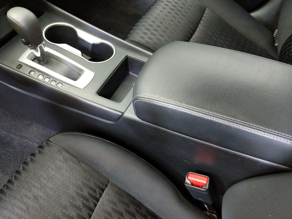 2017 Nissan Altima - Center Console/Cup Holders