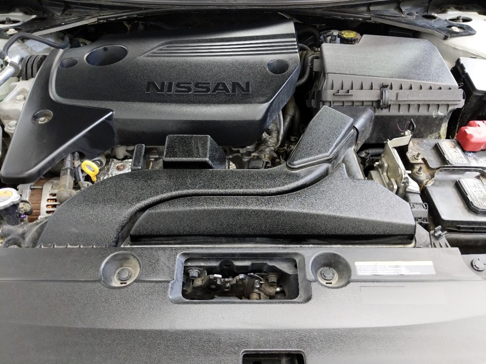 2017 Nissan Altima - Engine