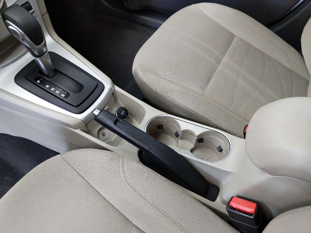 2017 Ford Fiesta - Center Console/Cup Holders