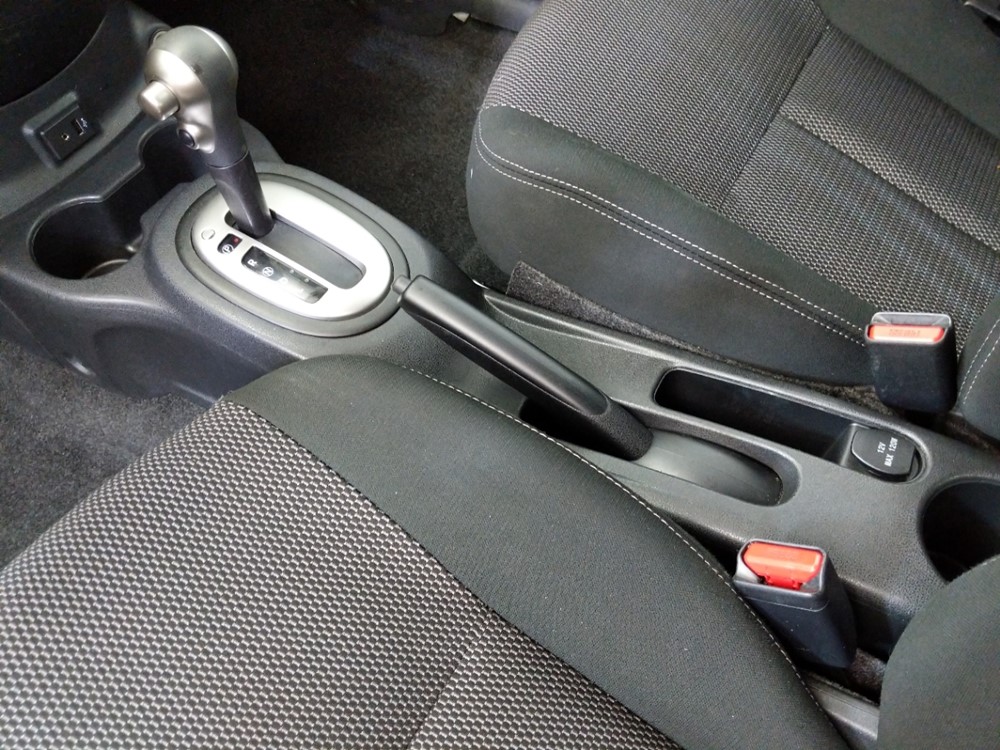 2017 Nissan Versa - Center Console/Cup Holders