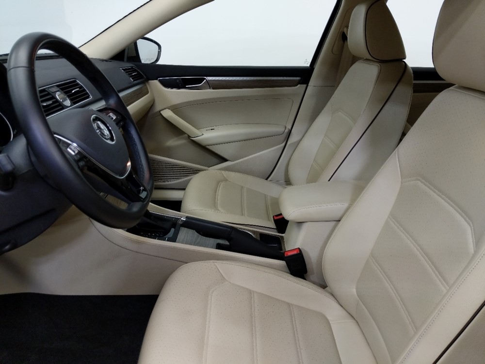 2016 Volkswagen Passat - Driver Front Seat