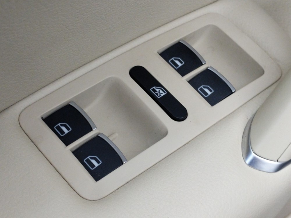 2016 Volkswagen Passat - Driver Power Windows/Lock Control