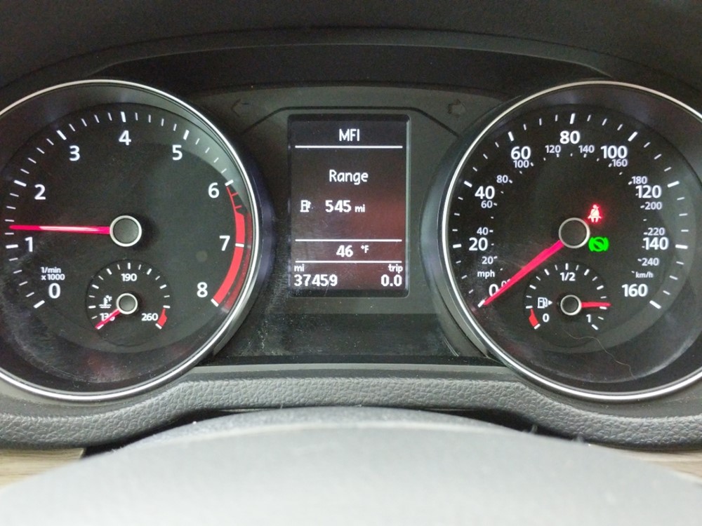2016 Volkswagen Passat - Odometer Close Up