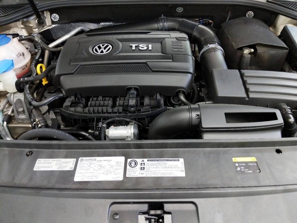 2016 Volkswagen Passat - Engine