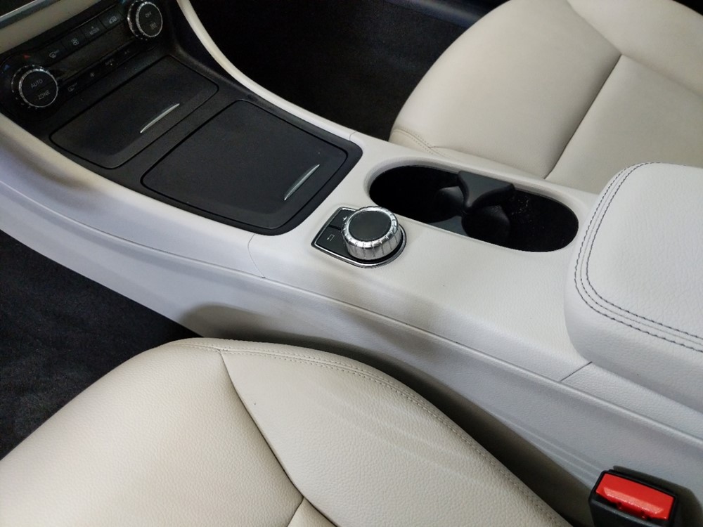 2015 Mercedes-Benz CLA250 - Center Console/Cup Holders