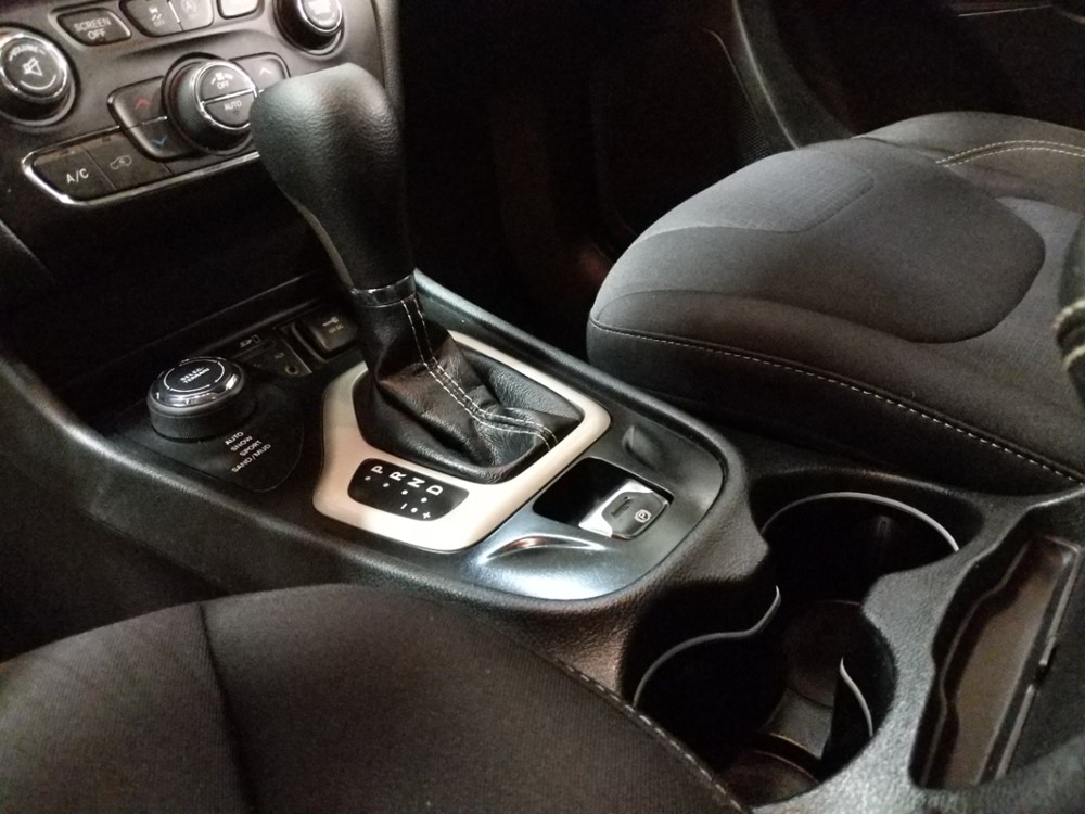 2015 Jeep Cherokee - Center Console/Cup Holders