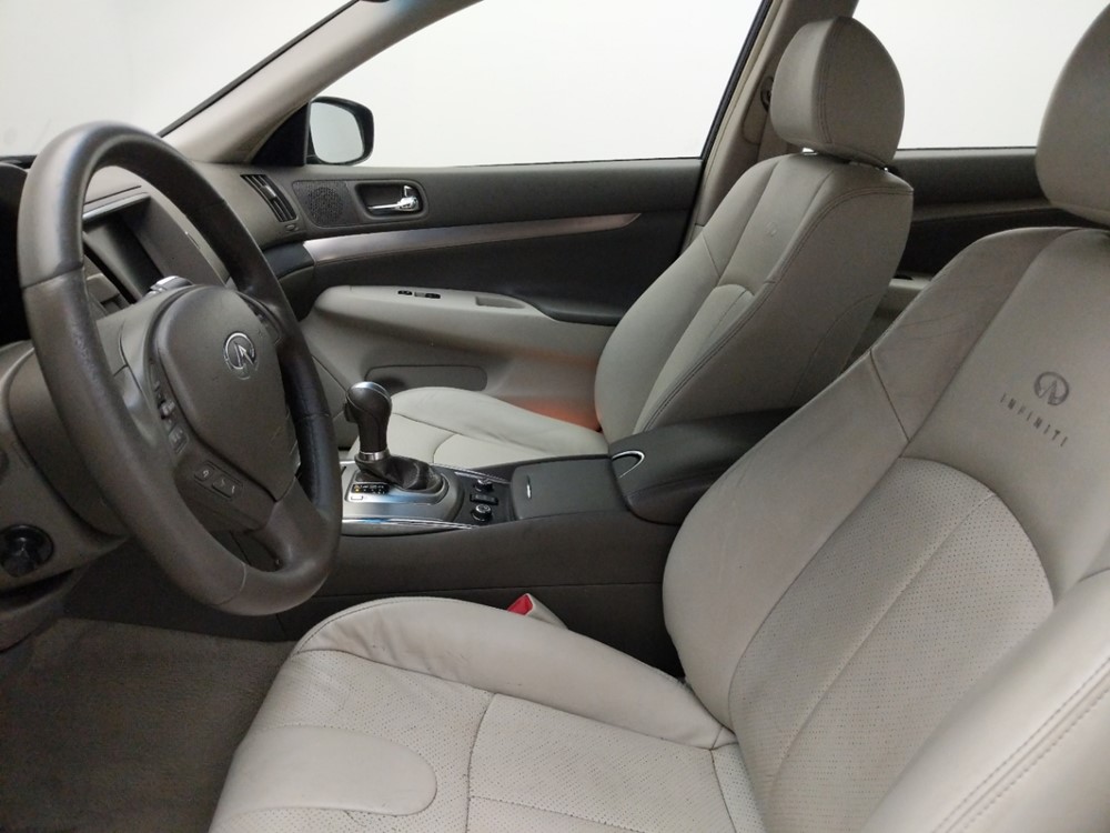 2011 INFINITI G37 - Driver Front Seat